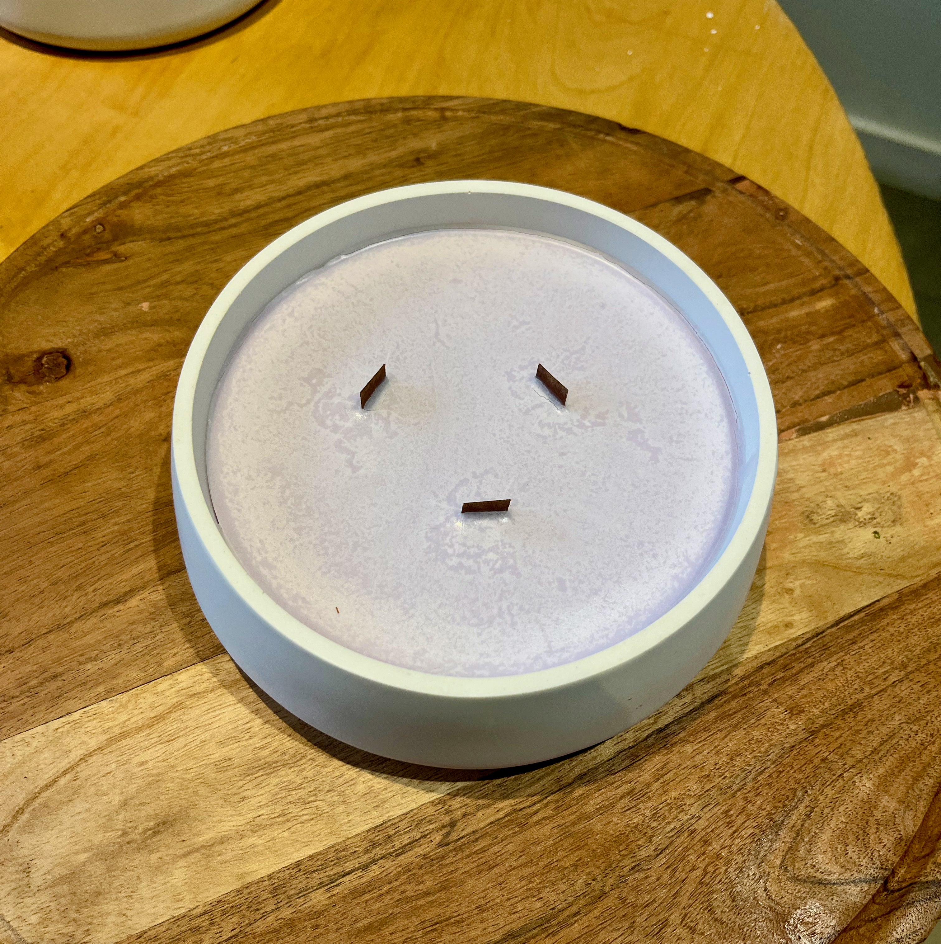 "Mauve Dawn" kaars – Citroen sojawas & houten lonten